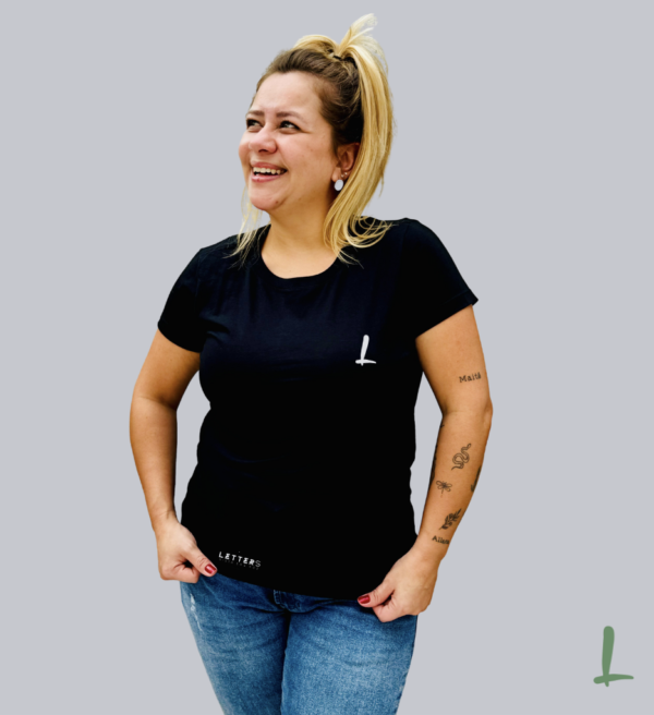 T-Shirt Premium Letters - Básica