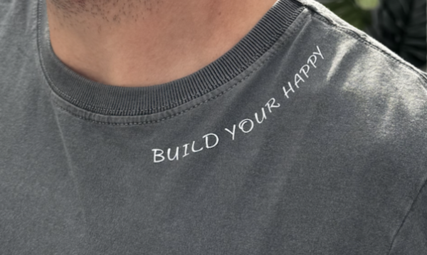 Camiseta Estonada Letters - Build your happy - Image 5