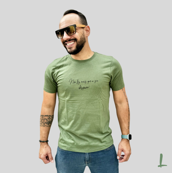 Camiseta Premium Letters - Não fez mais que sua obrigação - Image 9