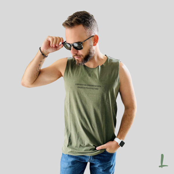 Regata Machão Estonada Letters - Camiseta de chegar no box, daqui a pouco eu tiro - Image 2